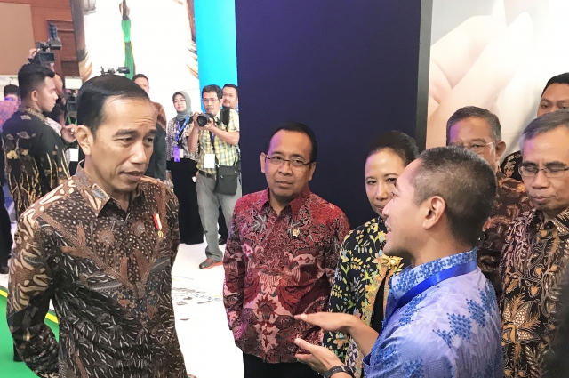 Presiden Jokowi Antusias Mendatangi Booth Investree pada Hari Kedua IBEX 2017